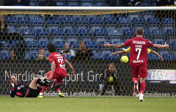 Brøndby blev dukket af et chanceskabende Esbjerg-hold på Vestegnen. Lars Poulsen