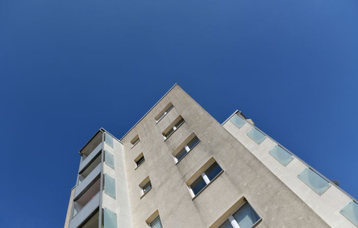 Den nu anholdte og terror-mistænkte russer boede i dette højhus-kompleks i Berlin. Foto: Paul Zinken/Ritzau Scanpix