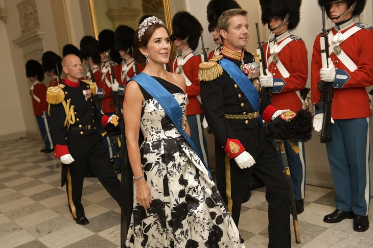 Kronprinsesse Mary og kronprins Frederik ankommer. Foto: Keld Navntoft/Ritzau Scanpix