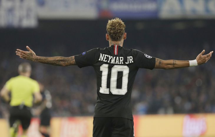 Neymar vendte i sommeren 2017 op og ned på normen for spillerhandler, da han  skiftede til PSG fra Barcelona for vanvittige 222 millioner euro. Foto: Andrew Medichini/AP