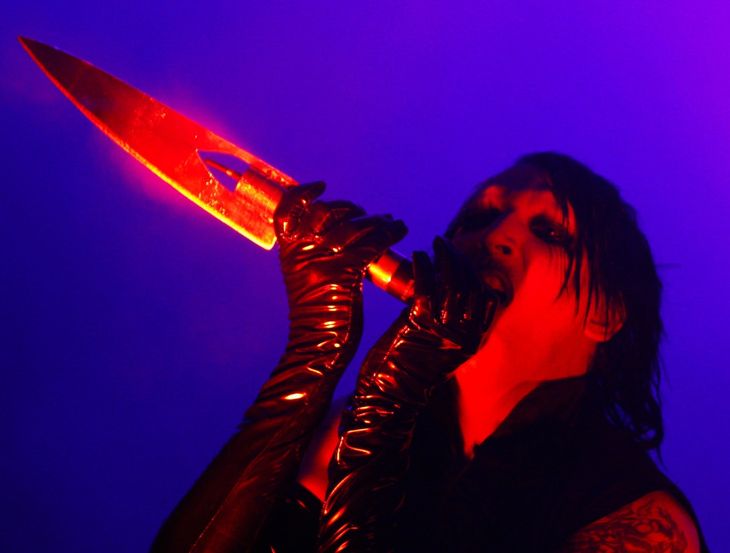Marilyn Manson, der har optrådt i Danmark mange gange, på scenen i Schweiz i 2007. Foto: Peter Schneider/AP 