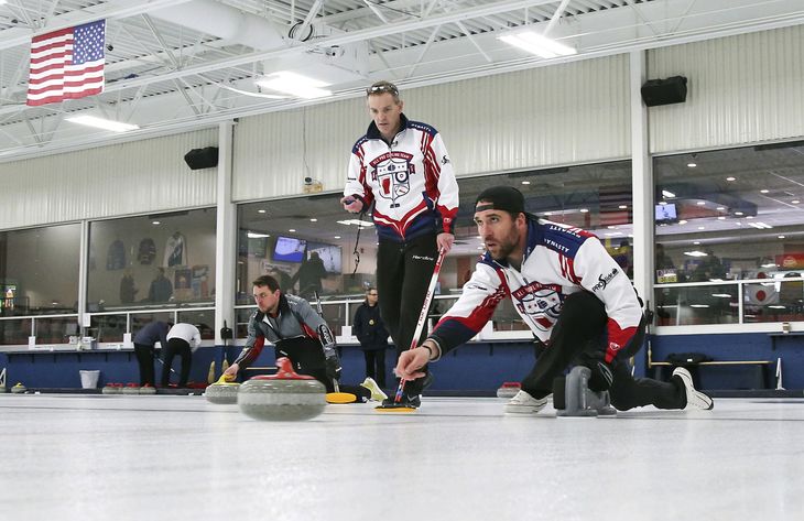 Jared Allen (th) forventer, at hans curling-hold kan komme til OL 2022. Foto: AP