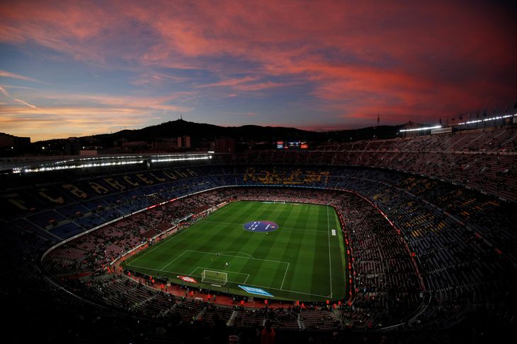 Horisonten viste sig fra sin smukke side på Camp Nou. Det samme gjorde Lionel Messi på banen. Foto: Albert Gea/Ritzau Scanpix