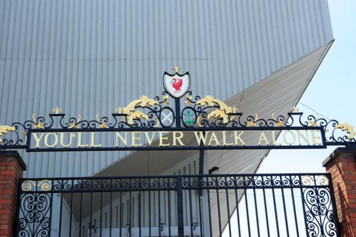 For dedikerede Liverpool-fans er der masser af seværdigheder rundt omkring stadion. Ud over Hillsborough-mindesmærket er der også de berømte Shankly-gates. Foto: Jesper Nielsen