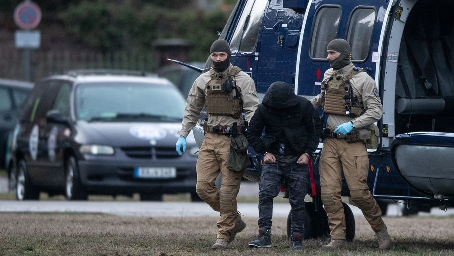 Politiets indsatsstyrke slog onsdag morgen til og arresterede tre irakiske mænd i det nordlige Tyskland. Foto: AFP