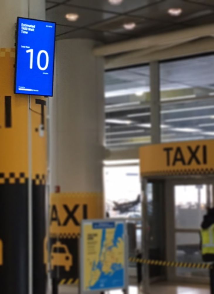 Også køen til at få en taxa kan man måle med den avancerede teknologi. Pr-foto