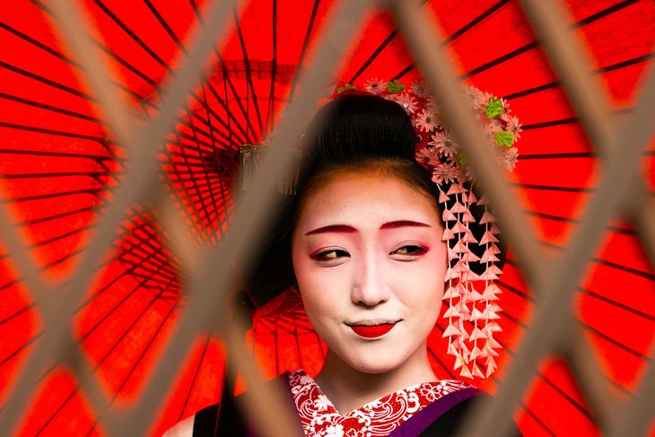 Billedet kaldes Geisha in training og er taget i Kyoto, Japan. Foto: Sharon Kynaston/National Geographic