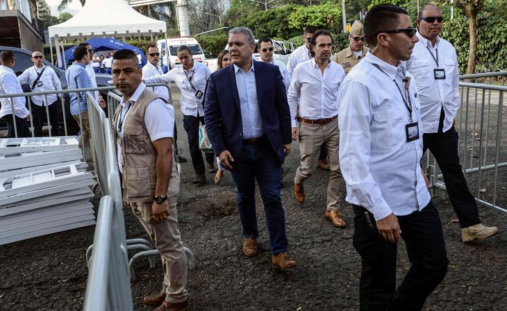 Colombias præsident, Ivan Duque, overværede nedrivningen. Foto: Joaquin Sarmiento/AFP