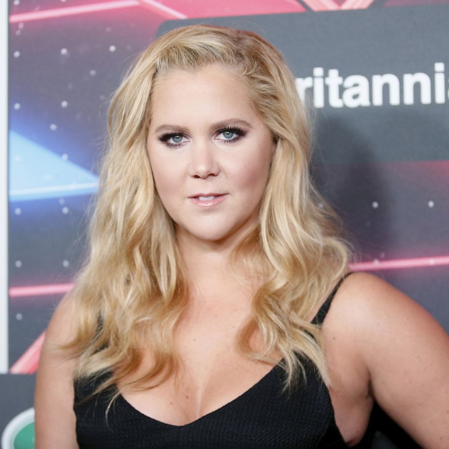 Amy Schumer hyldes for at vise kroppen frem