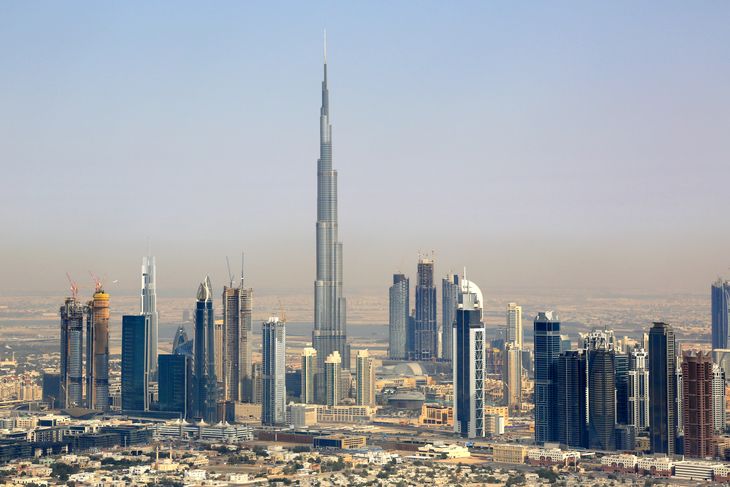 Sådan ser verdens højeste bygning, den 828 meter høje skyskraber Burj Khalifa i Dubai ud til daglig. Foto: Colourbox