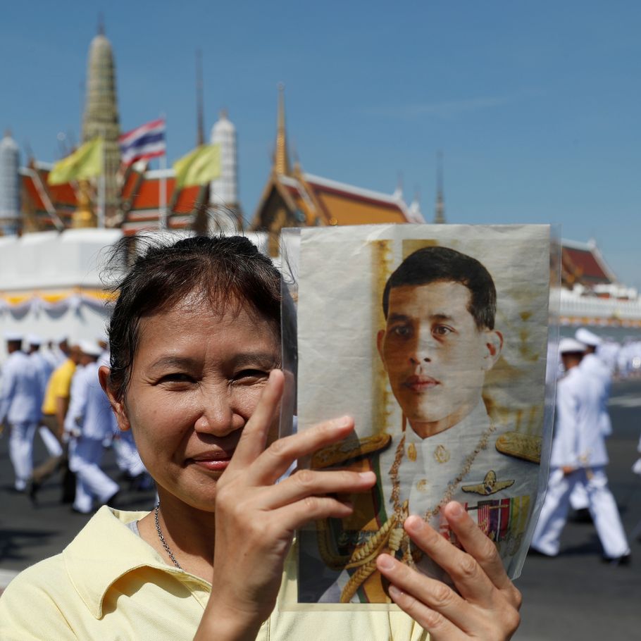 Thailands konge er officielt kronet under stor ceremoni billede
