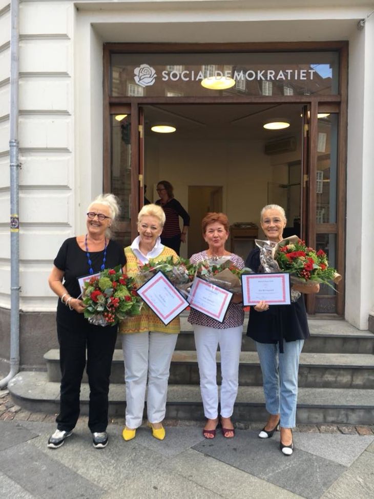 Jytte Hilden, Helle Degn og Jytte Andersen sammen med Ritt Bjerregaard modtog Helga-netværkets pris i 2018. Privatfoto