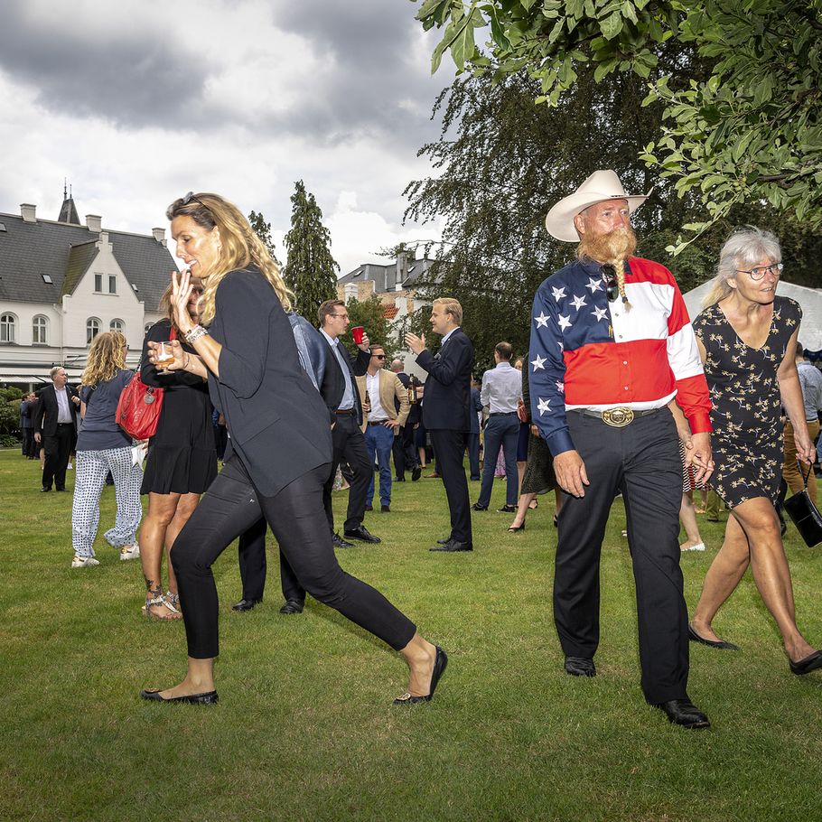 Til våd sommerfest hos Danmarks største Trump-støtte pic