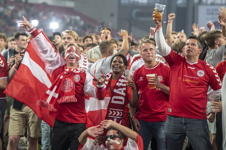 Danske fans følger landsholdet ved VM 2018. Foto: Kenneth Meyer