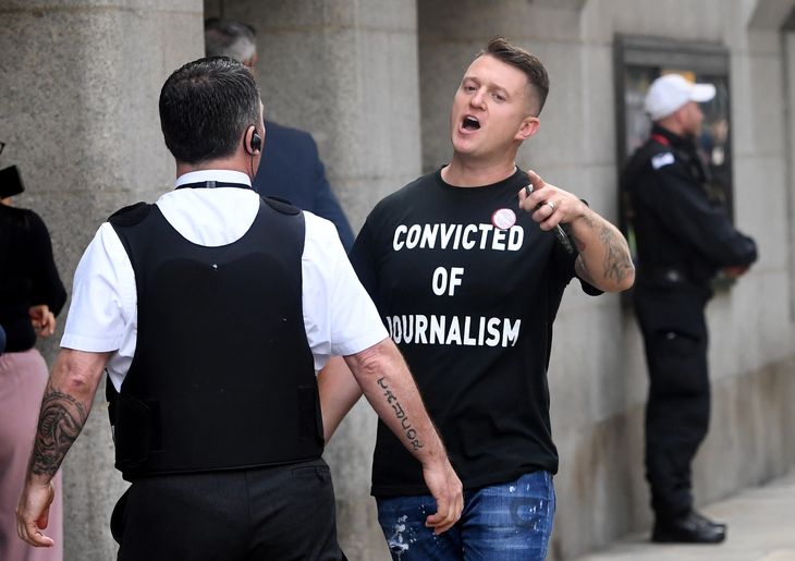 Tommy Robinson ankommer til retssagen i juli 2019, hvor han idømtes ni månders fængsel. Foto: Ritzau Scanpix