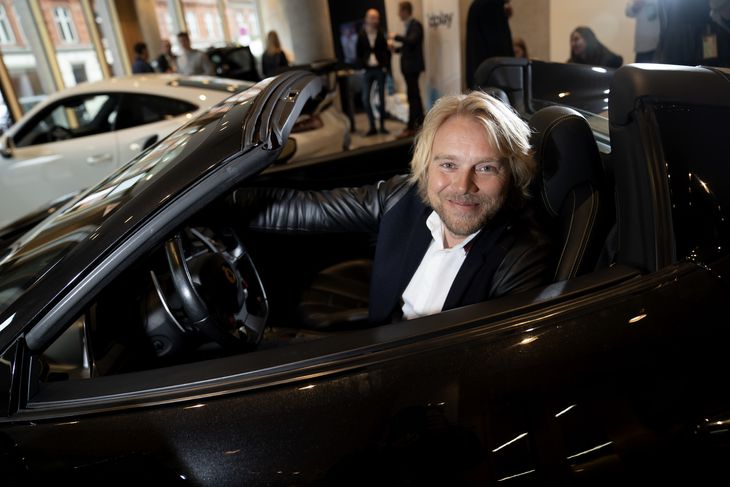 Felix Smith har fået lov til at prøvekøre en masse lækre biler i forbindelse med sin værtstjans på 'Top Gear'. Foto: Tariq Mikkel Khan