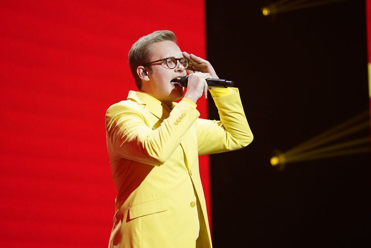 Emil Wismann på scenen i 'X Factor' fredag aften. Foto: Tariq Mikkel Khan