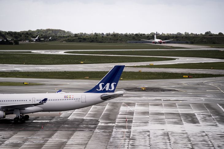 Der er over 100 millioner kroner i lønkompensation på vej til Københavns Lufthavne. Og et endnu større beløb til de mange firmaer, som lever af luftfarten og  nu er helt i knæ. Foto: Liselotte Sabroe/Ritzau Scanpix