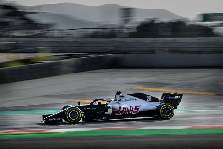 Haas stiller til start med stort samme bil, som de testede i Barcelona i februar. Og der bliver næppe pillet meget ved den i denne sæson. Pengene til udvikling er der ikke. Foto: Casper Dalhoff/Ritzau Scanpix