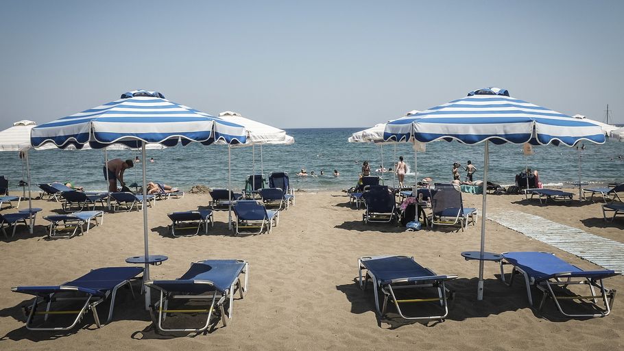Stranden på Rhodos var uden besøg fra familien, der i stedet forsøgte at få refunderet deres 13.000 kr. Foto: Jonas Olufson