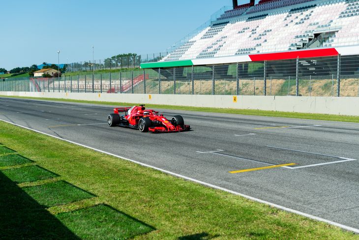 Ferrari-kørerne luftede tirsdag deres 2020-racer på Mugello-banen, som teamet ejer. Foto: Scuderia Ferrari Press Office