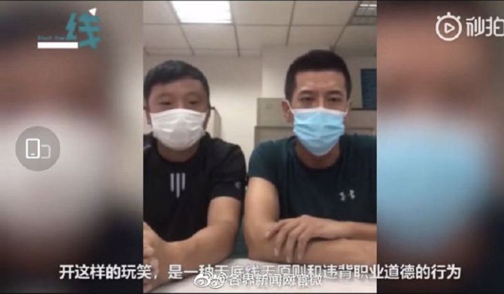 Trods mundbind faldt der nogle uheldige ord ud af de to kommentatorers snakketøj. Foto: Weibo