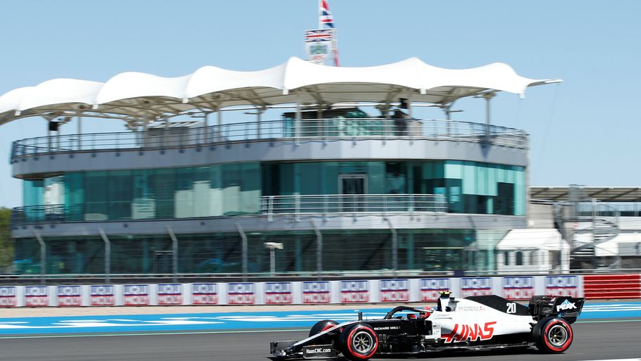 Kevin Magnussen fandt slet ikke farten i sin Haas-racer, da kørerne testede formen i fredagens første træning. Foto: Andrew Boyers/Reuters