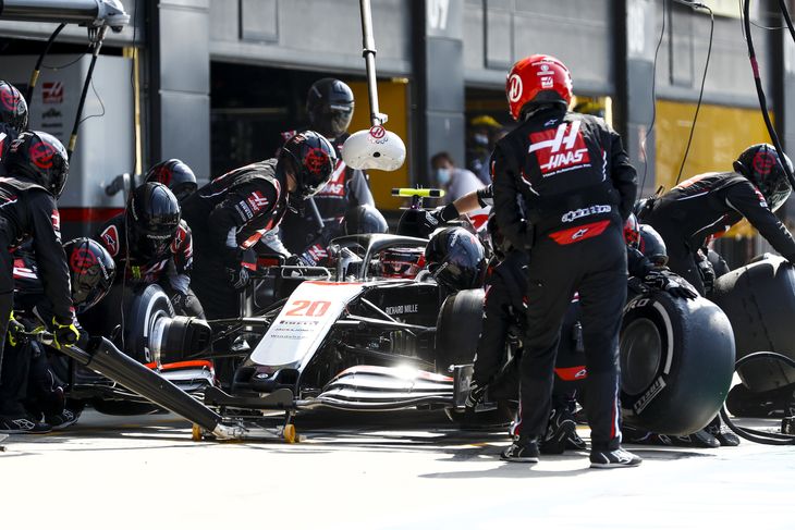 På ingen af weekendens dæktyper kunne danskeren få samme fornemmelse i bilen som for en uge siden på samme bane. Foto: Glen Dunbar/LAT/Haas F1 Team