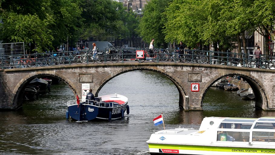 Seks broer ved kanalerne i Amsterdam er allerede delvist eller fuldkommen lukkede. Arkivfoto: Francois Lenoir/Ritzau Scanpix