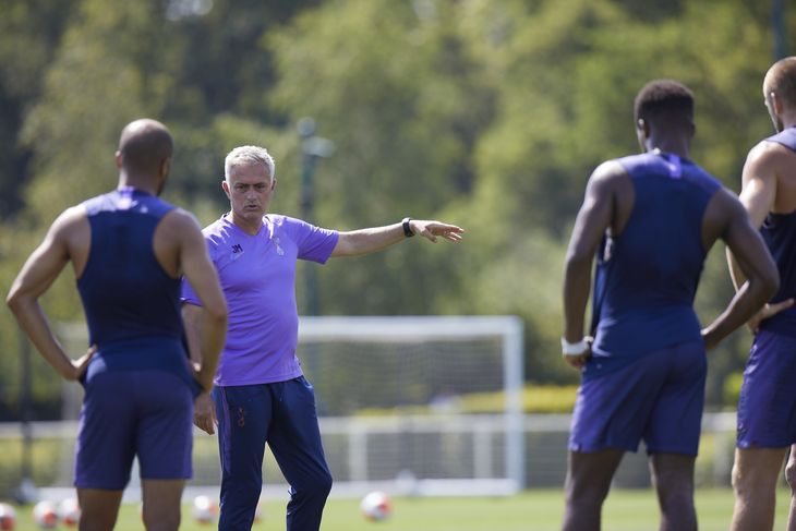 José Mourinho lægger ikke fingrene imellem. Foto: Amazon