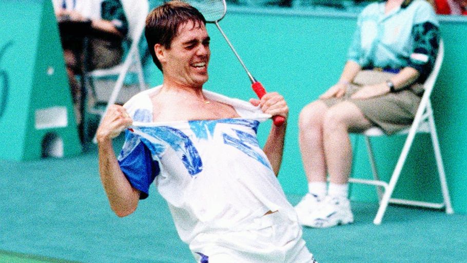Poul-Erik Høyer giver den hele armen under OL i 1996. Foto: Preben B. Søborg/Sports Foto