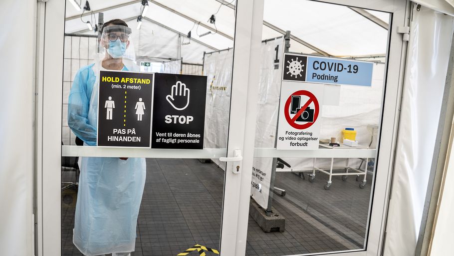 Når man er blevet testet for coronavirus skal man logge på hjemmesiden sundhed.dk med NemID for at se resultatet på testen. (Arkivfoto). Foto: Henning Bagger/Ritzau Scanpix