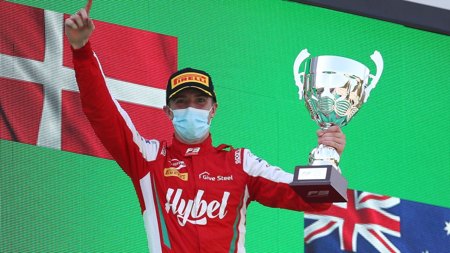 Det er anden gang, at Frederik Vesti vinder et hovedløb i årets F3-sæson. Foto: Bryn Lennon/Getty/FIA Content Pool