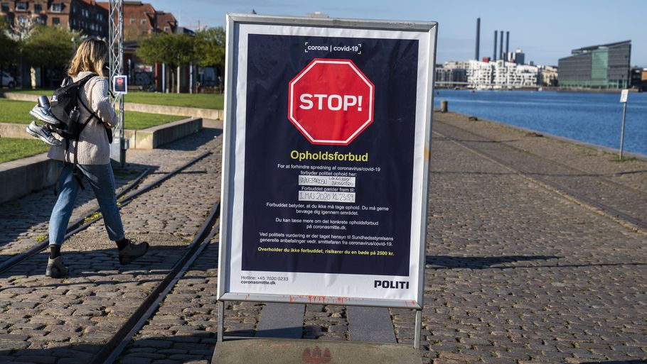 I Danmark blev politiet også sat til at udstede bøder til borgere, der ikke rettede sig efter coronarestriktioner. Arkivfoto: Martin Sylvest/Ritzau Scanpix