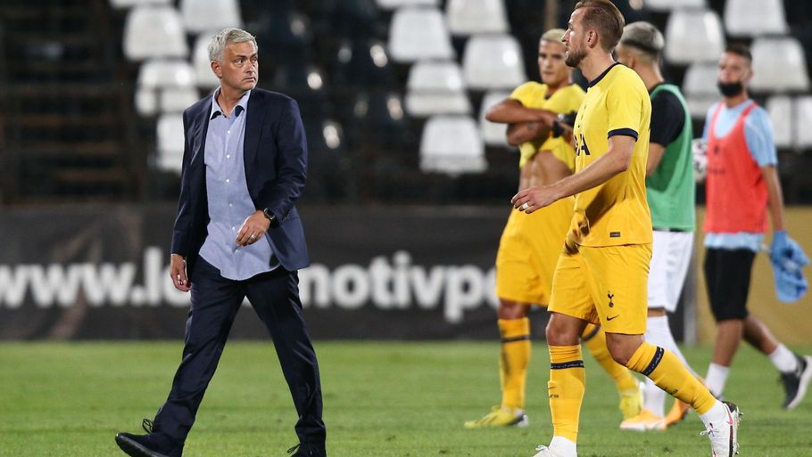 Cheftræner José Mourinho og profilen Harry Kane kunne traske lettede fra banen i Bulgarien, da Tottenham i en hektisk slutfase slog Lokomotiv Plovdiv 2-1 i anden kvalifikationsrunde til Europa League. Foto: Stoyan Nenov/Reuters