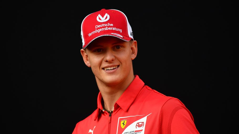 Mick Schumacher skal for første gang prøve kræfter med Formel 1-feltet, når han skal deltage i en træning i Tyskland. Foto: Flavio Lo Scalzo/Reuters
