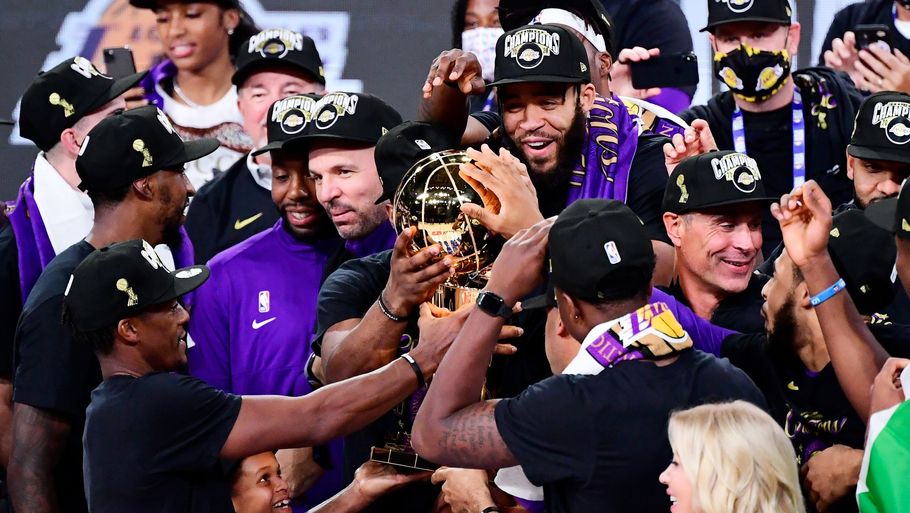 Los Angeles Lakers' spillere fejret holdets første mesterskab siden 2010 efter sejr over Miami Heat. Foto: Douglas P. Defelice/Ritzau Scanpix