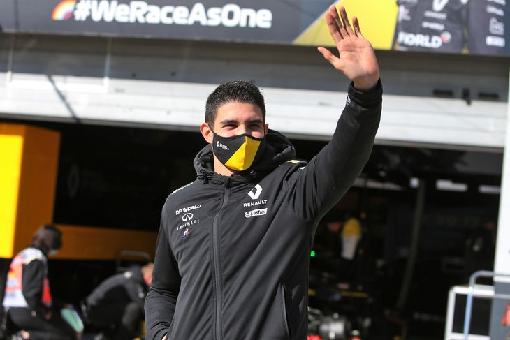 Risikerer Esteban Ocon at få sparket et år inde i en toårig kontrakt? Ifølge Blick er det en mulighed. Foto: James Moy/Renault Sport F1 