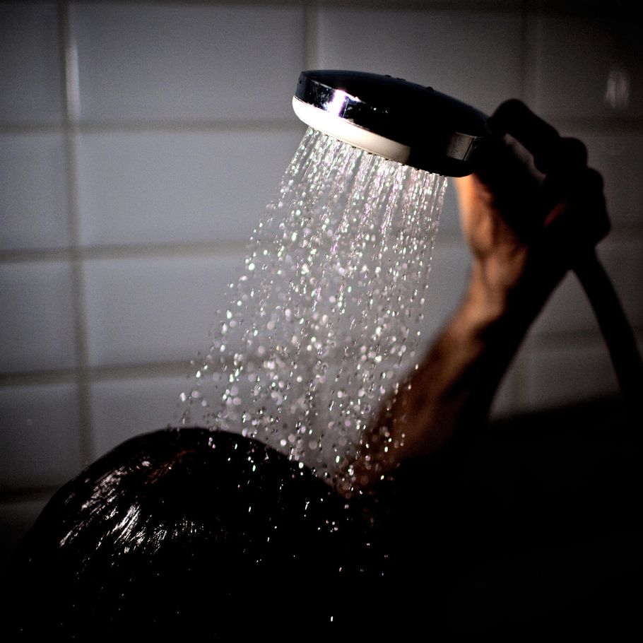 Hvad koster at tage et brusebad? – Bladet