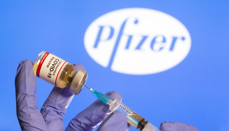 Pfizer vaccinen skal ifølge Jan Pravsgaard Christensen indsprøjtes over to omgange med en måneds interval. Foto: Dado Ruvic / Ritzau Scanpix