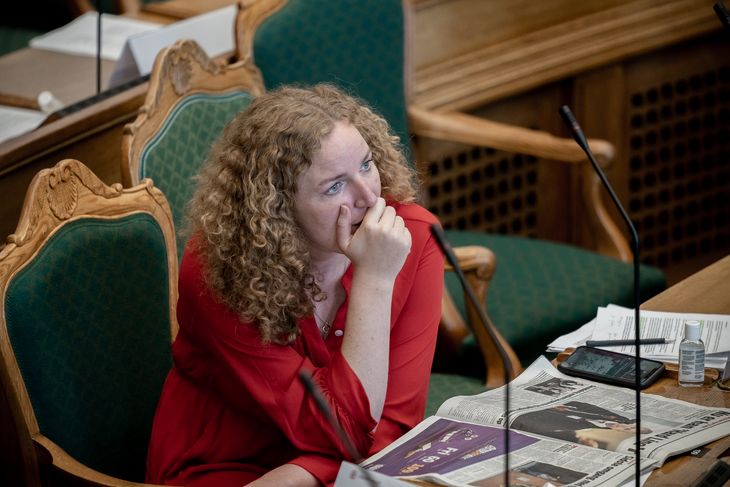 Rosa Lund, retsordfører for Enhedslisten, vil have svar på, hvem der besluttede at ændre i sagsbehandlingen af sagerne. Foto: Aleksander Klug