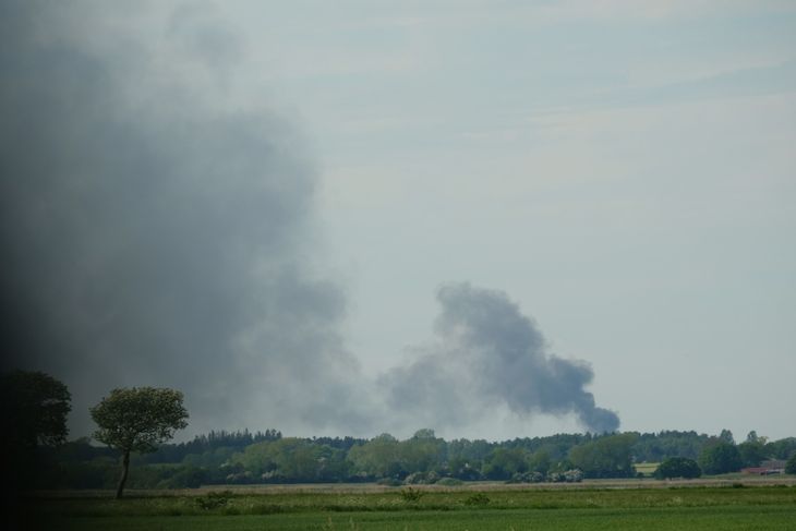 Voldsom Brand Røgen Kan Ses 20 Km Væk Ekstra Bladet