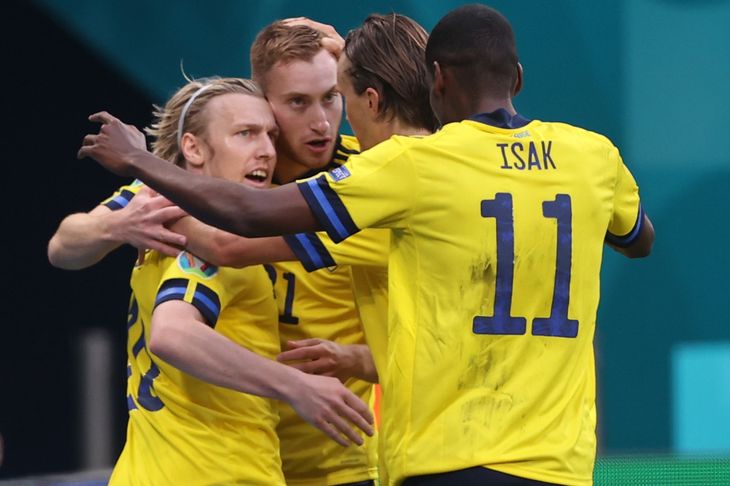 Emil Forsberg (til venstre) har nu scoret tre af Sveriges fire mål ved EM. Foto: Lars Baron/Reuters