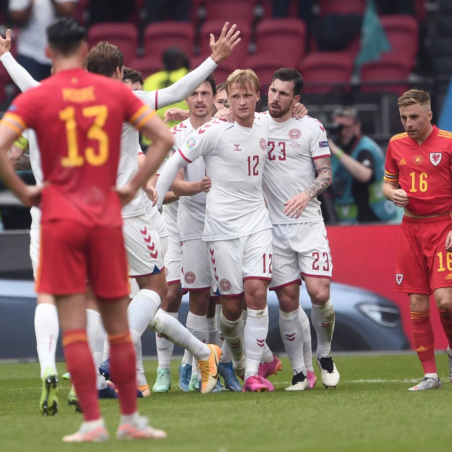 Danmark smadrer Wales 4-0 og er i kvartfinalen ved EM