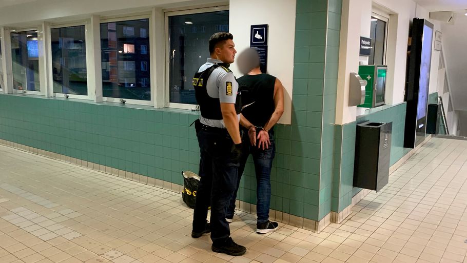 Flere personer på stationen ringede 112 for at anmelde hændelsen. Foto: Frej Kofoed Petersen