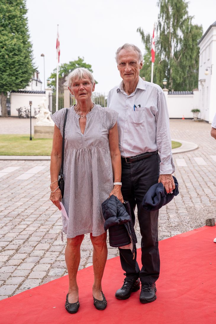 Bertel Haarder med sin kone, Birgitte Haarder, som altså ikke får set så meget mere til gemalen, selv om han nu ikke længere har sin gang på Christiansborg. Foto: Emil Agerskov 