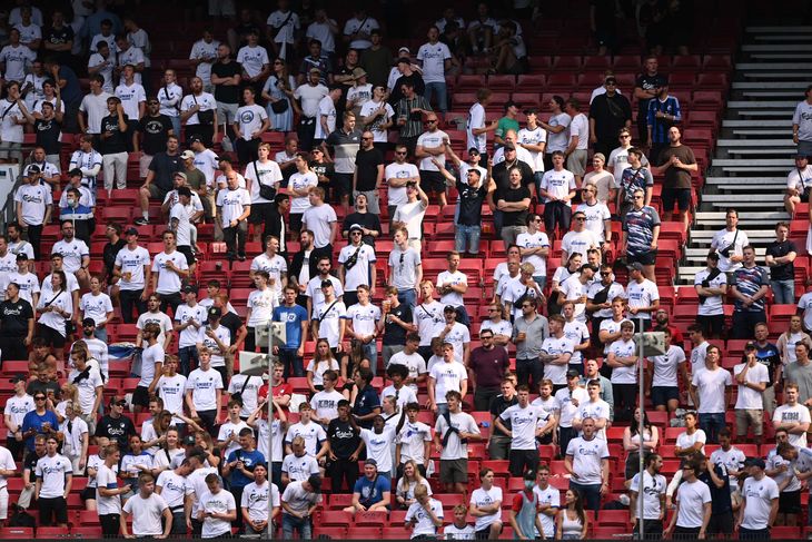  FCK's fans var stærkt utilfredse med deres højtlønnede spillere i Parken.Foto: Philip Davali/Ritzau Scanpix