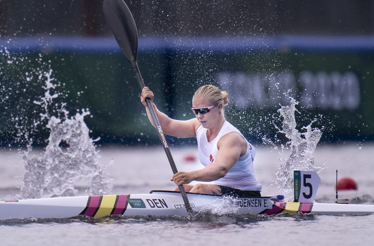 Vandet er godt, vinden var fin, varmen er intet problem, og nu er Emma Aastrand Jørgensen endelig kommet i gang ved OL. Foto: Liselotte Sabroe/Ritzau Scanpix