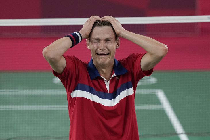 Tårerne væltede ud af Viktor Axelsen efter en fremragende finale. Foto: Tariq Mikkel Khan