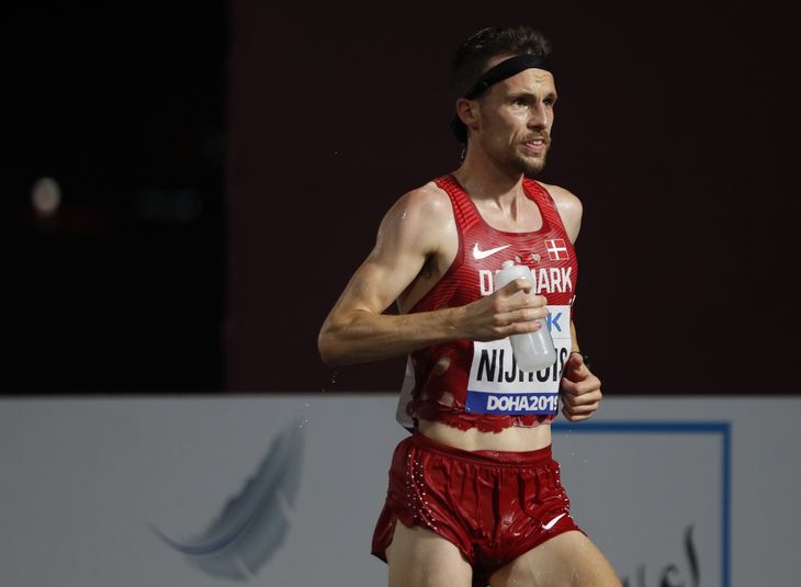 Thijs Nijhuis mener, at man burde have afholdt OL-maraton om natten i Tokyo for at komme de høje temperaturer til livs. Han har tidligere prøvet konkurrence på det tidspunkt af døgnet med succes, da han blev nummer 31 i Doha under VM i 2019. Foto: Aleksandra Szmigiel/Ritzau Scanpix